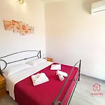 Holiday home Maison Giselle, Piscina E Mare *
